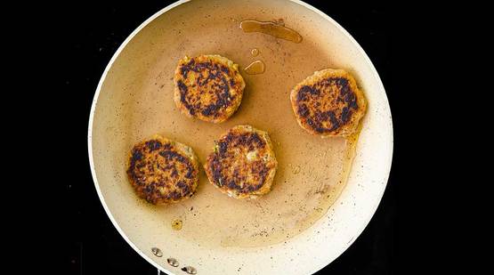 Vegan_White_Bean_Burgers_Step-5 Vegan_White_Bean_Burgers_Step-5