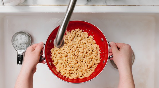 Cook the pasta Cook the pasta