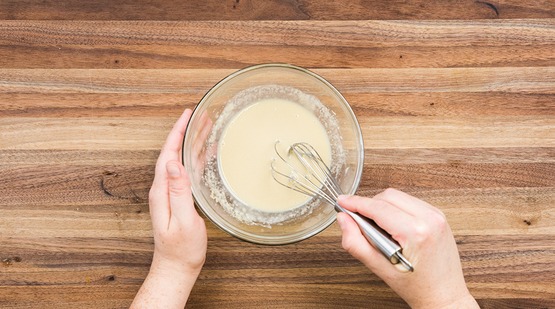 Prepare the dressing Prepare the dressing