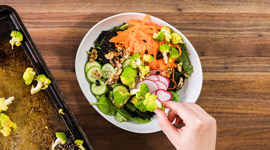 Build the salad Build the salad