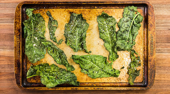 Prepare the kale chips Prepare the kale chips