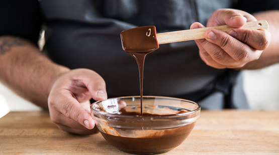 Vegan_Chocolate_Dipped_Spiced_Apricots_Step_1 Vegan_Chocolate_Dipped_Spiced_Apricots_Step_1
