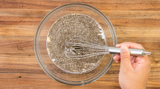 Vegan_Cherry_Chia_Pudding_Step_1 Vegan_Cherry_Chia_Pudding_Step_1