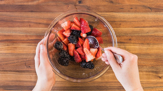 Vegan_Macerated_Berries_Step_1 Vegan_Macerated_Berries_Step_1