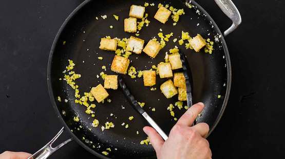 Vegan_Curry_Tofu_Bowls_Step-2 Vegan_Curry_Tofu_Bowls_Step-2