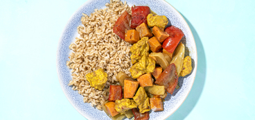Autumn Date Curry with Tofu Nuggets & Brown Rice