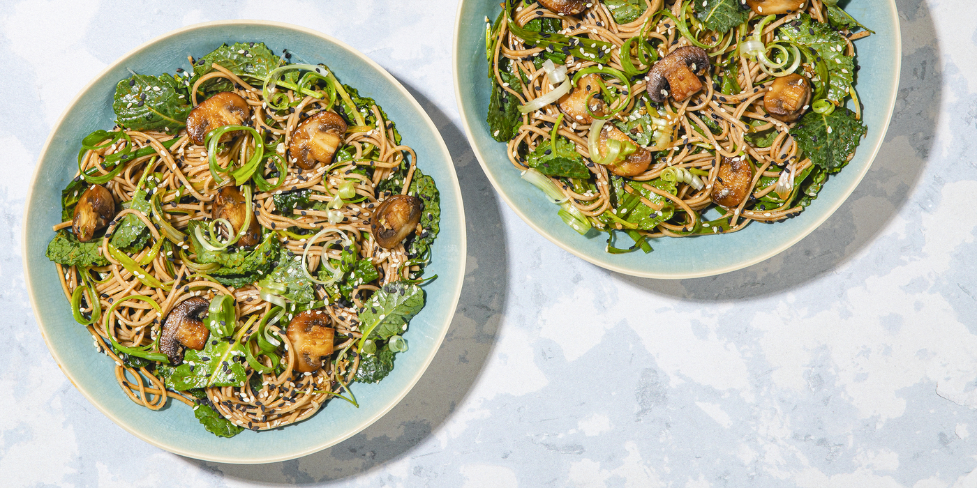 Zaru Soba garlic mushrooms &kale salad, spicy scallion dressig