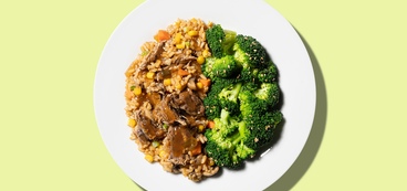 General Tso’s Bowl Fable® shiitake protein, veggie fried rice, sesame-broccoli
