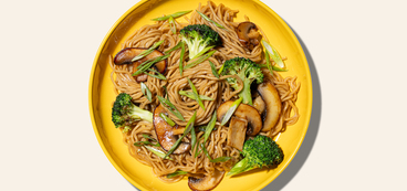 Vegetable Lo Mein ramen noodles, crispy broccoli, sautéed mushrooms