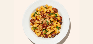 Hamburger Seitan Helper seasoned plant-based cheddar sauce, cavatappi pasta