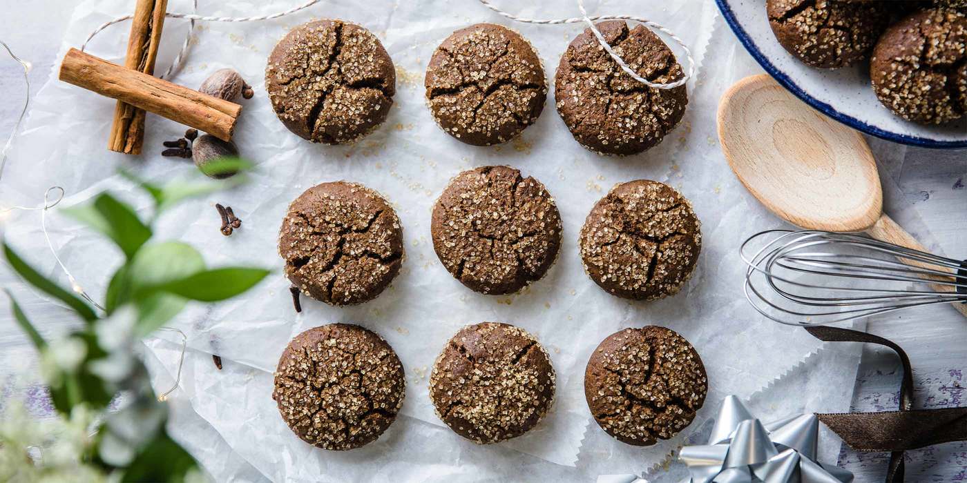 Molasses Crinkle Cookies