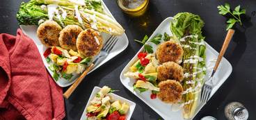 Crispy Quinoa Cakes with Red Pepper Artichoke Antipasto & Ranch Dressing