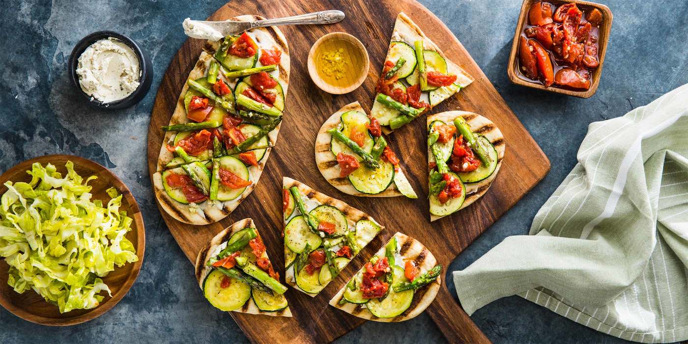 Mediterranean Flatbreads with Roasted Tomatoes & Scallion Cashew "Cheese" Mediterranean Flatbreads with Roasted Tomatoes & Scallion Cashew "Cheese"