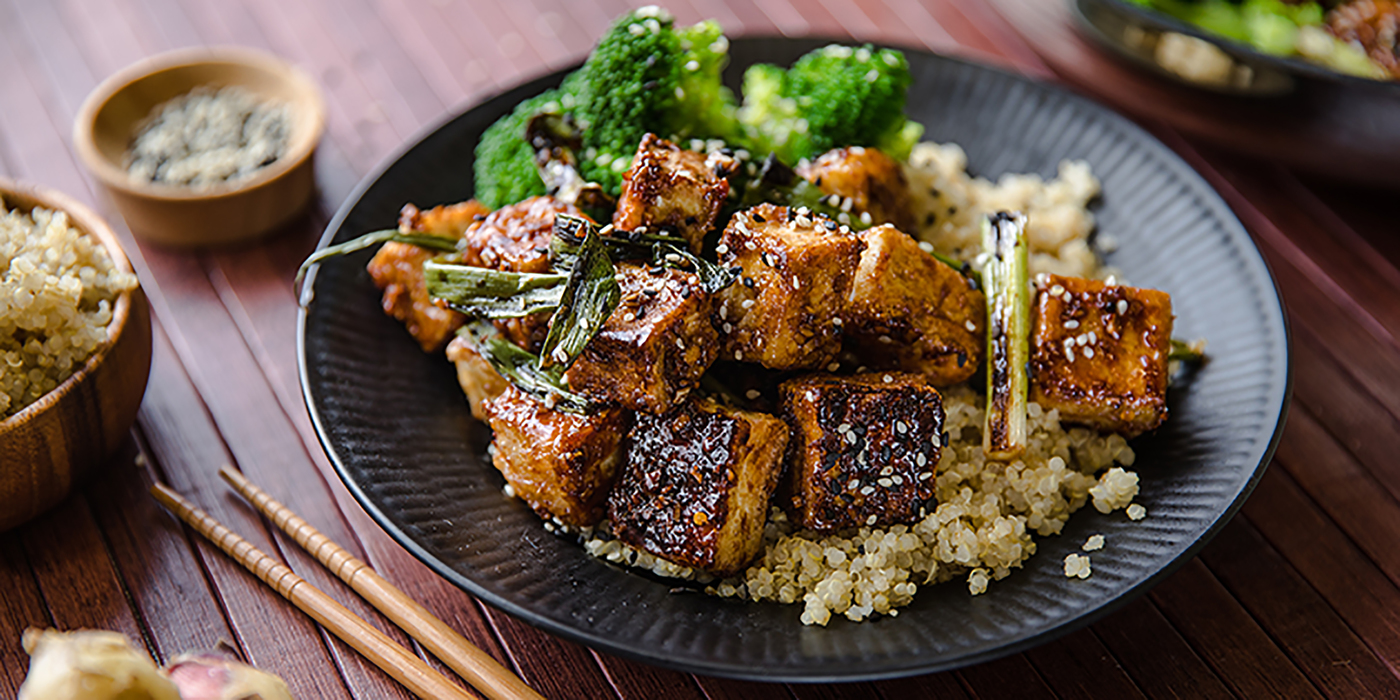 General Tso’s Tofu with Quinoa & Steamed Broccoli General Tso’s Tofu with Quinoa & Steamed Broccoli