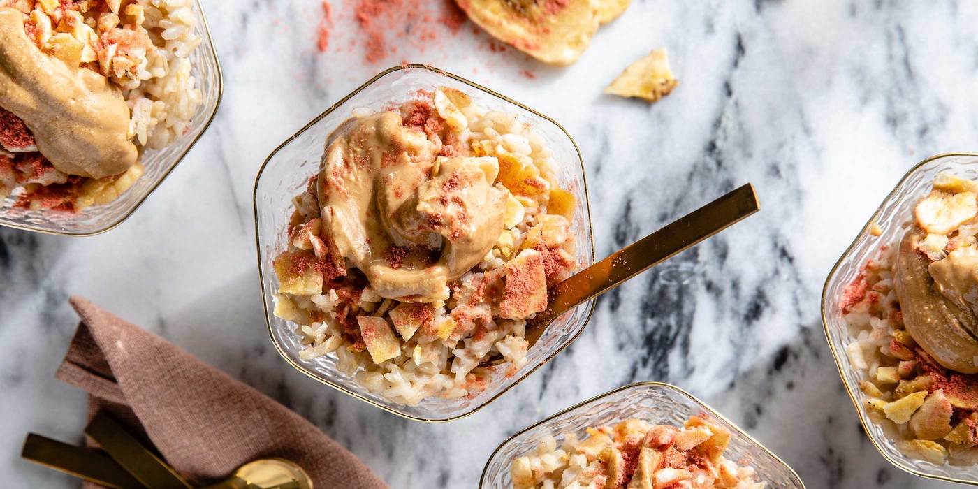 Strawberry Brown Rice Bowls with Banana & Cashew Butter Strawberry Brown Rice Bowls with Banana & Cashew Butter