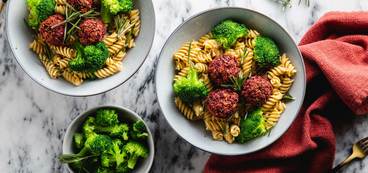 368 173 vegan tb12 pastabeetballs hero 1