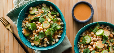 368 173 vegan thaipeanutchickpeabowl hero 1