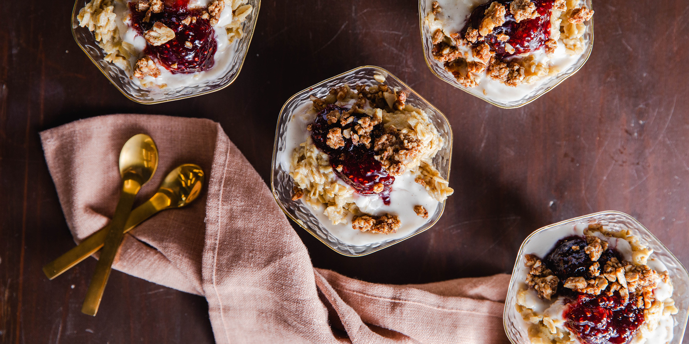 Raspberry Jam Overnight Oats with Ceylon Cinnamon Crunch Raspberry Jam Overnight Oats with Ceylon Cinnamon Crunch