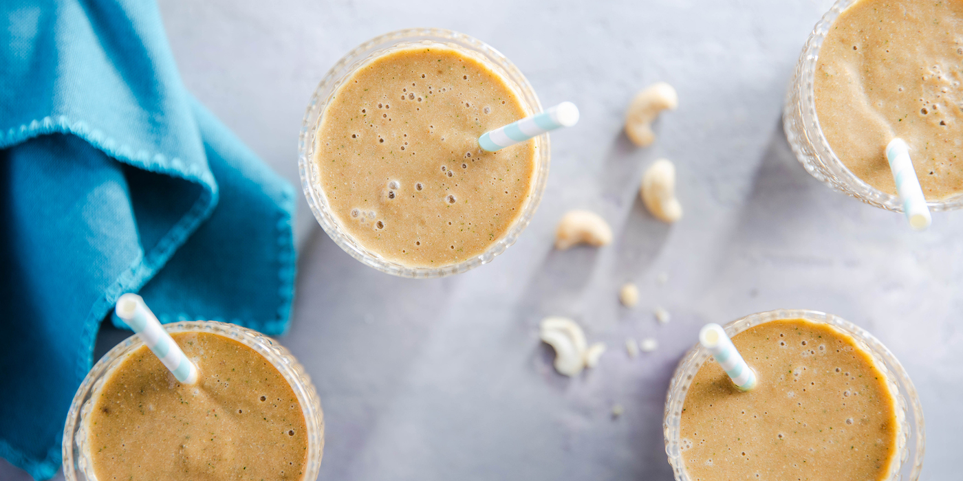 Zucchini Cacao Smoothies with Dates & Cashew Butter Zucchini Cacao Smoothies with Dates & Cashew Butter