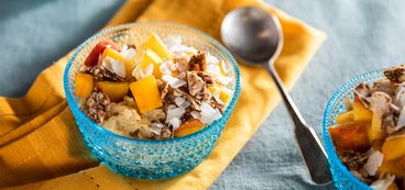 368 173 vegan overnightoatswithfreshpeachandceylongcinnamoncrunch hero
