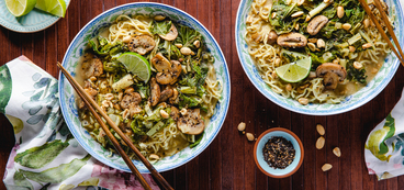 368 173 vegan greencurryramenwithpeanuts horizontal