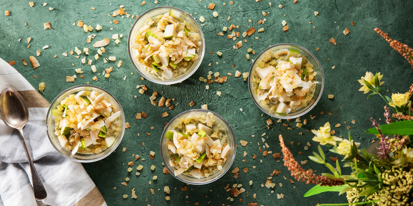 Matcha Overnight Oats with Pears & Crystalized Ginger Matcha Overnight Oats with Pears & Crystalized Ginger
