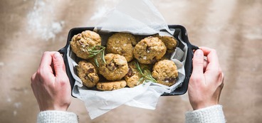 368 173 vegan rosemarycookies hero 9